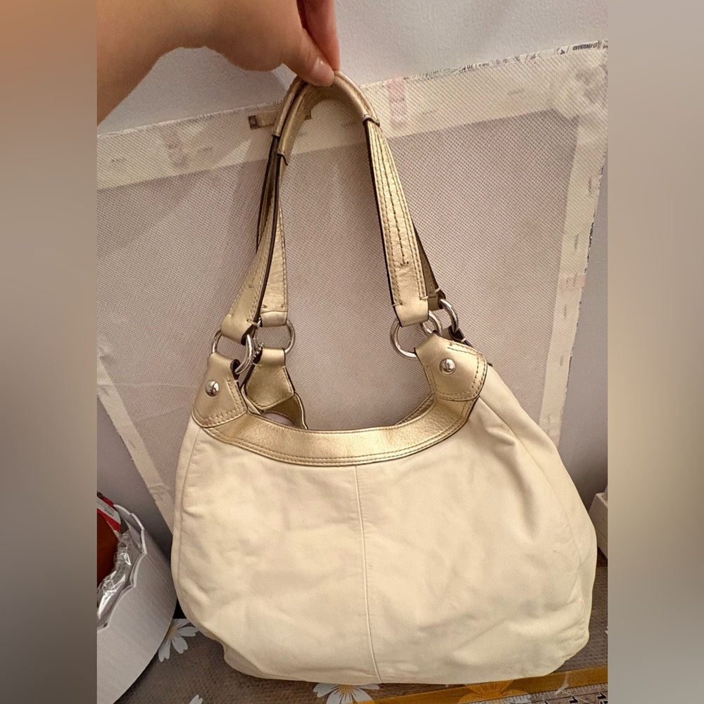 Coach Soho Lynn Metallic Gold and Ivory Leather Hobo Bag F17092 - Picture 4 of 9